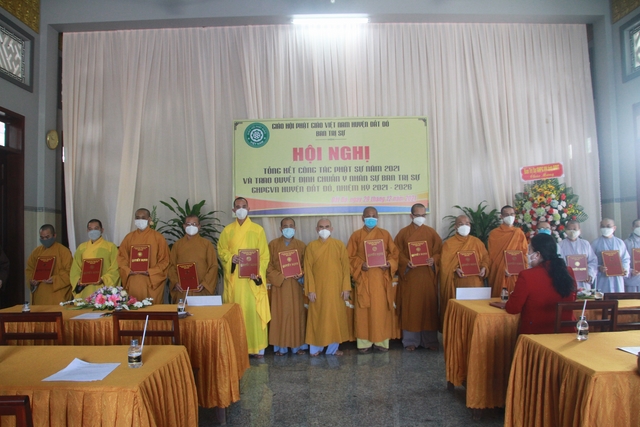 Đất Đỏ: Tổng kết Phật sự năm 2021 và trao quyết định chuẩn y nhân sự NK 2021 - 2026