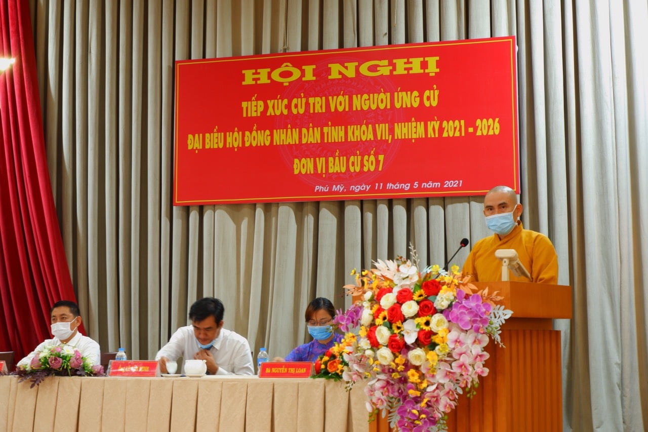 Ứng cử viên HĐND tỉnh, Đại đức Thích Nhuận Nghĩa tiếp xúc cử tri tại thị xã Phú Mỹ